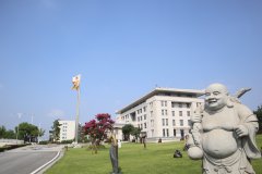 走进历史，感受名人魅力|品味名人雕塑的奇异韵味